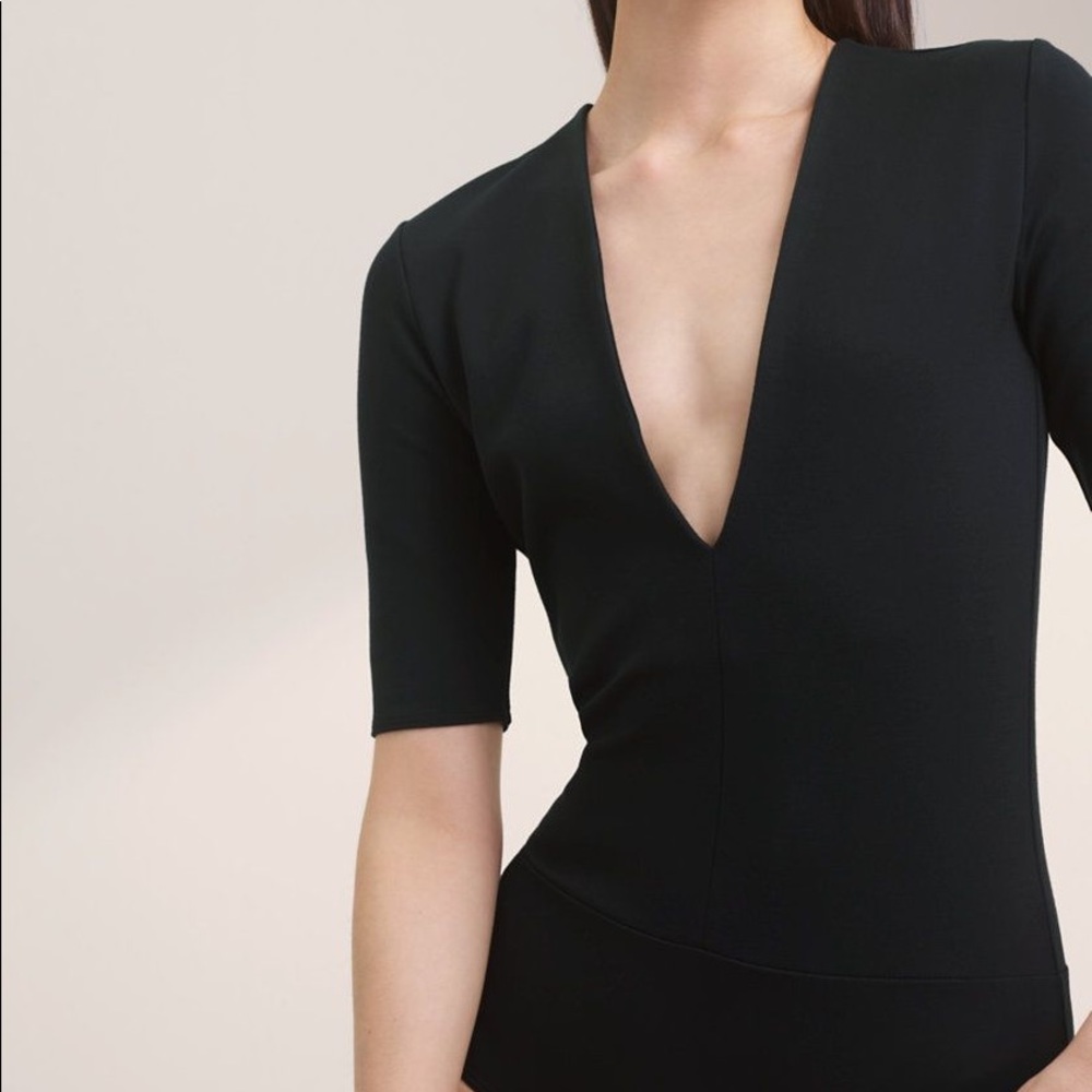 Aritzia Contour V-Neck Longsleeve Bodysuit